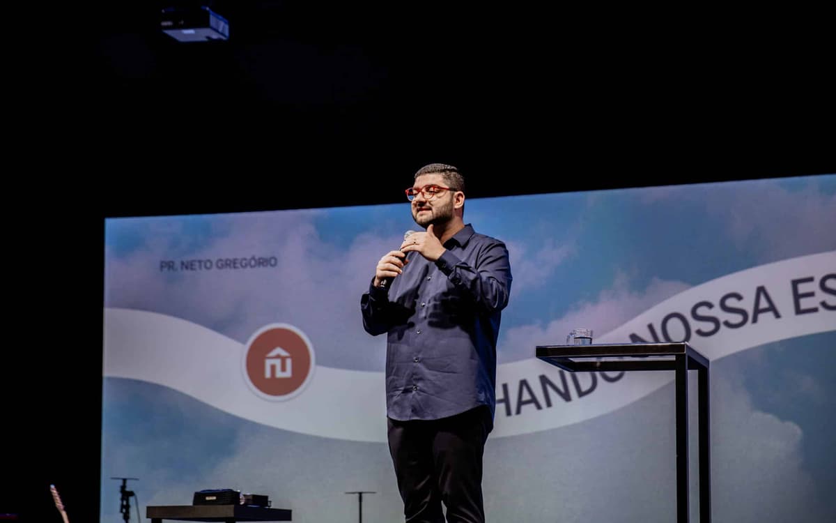 Neto Gregório ministrando na Igreja das Nações (Nações Mídias)