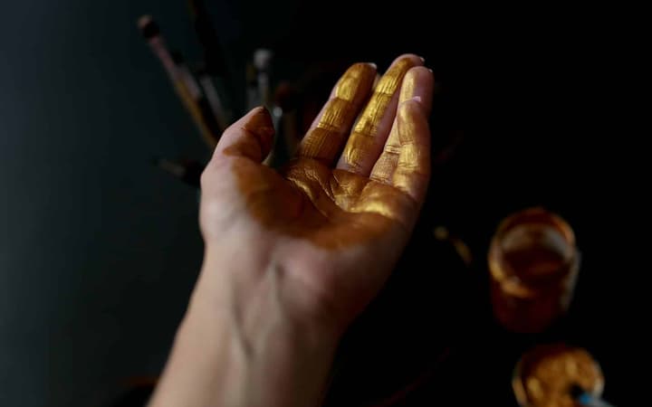 Mãos com ouro (MUILLU)