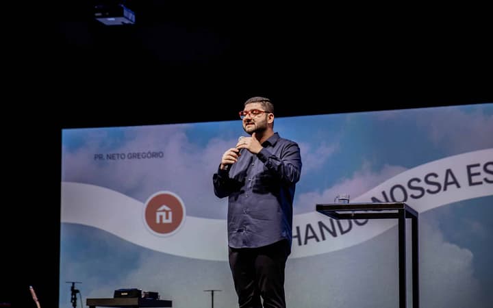 Neto Gregório ministrando na Igreja das Nações (Nações Mídias)